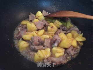 Stir-fried Duck Wings with Pineapple recipe