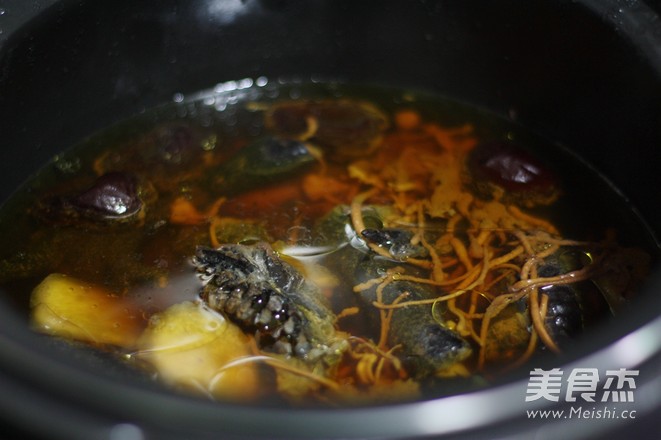 Cordyceps Flower Black Chicken Soup recipe