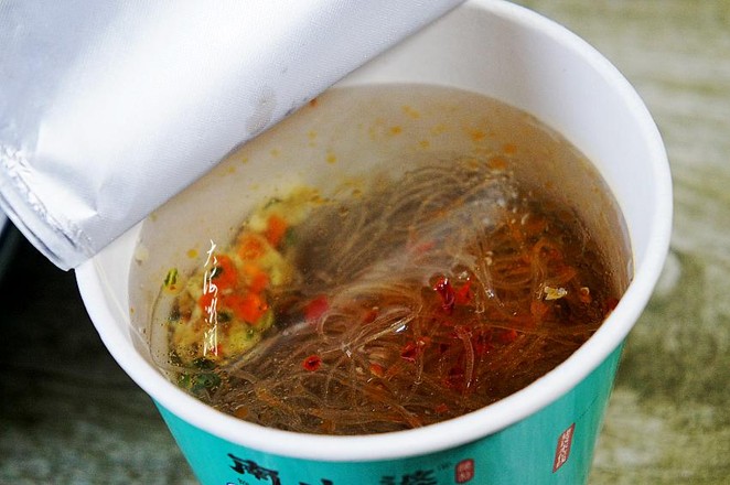 Lazy Snack Sour Soup Noodles recipe