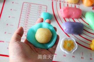 Colorful Three-dimensional Moon Cakes recipe