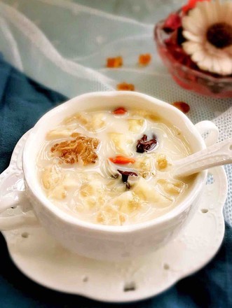 Peach Gum White Fungus Milk Stew recipe