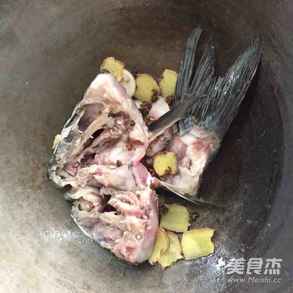Fish Head Vermicelli Soup recipe