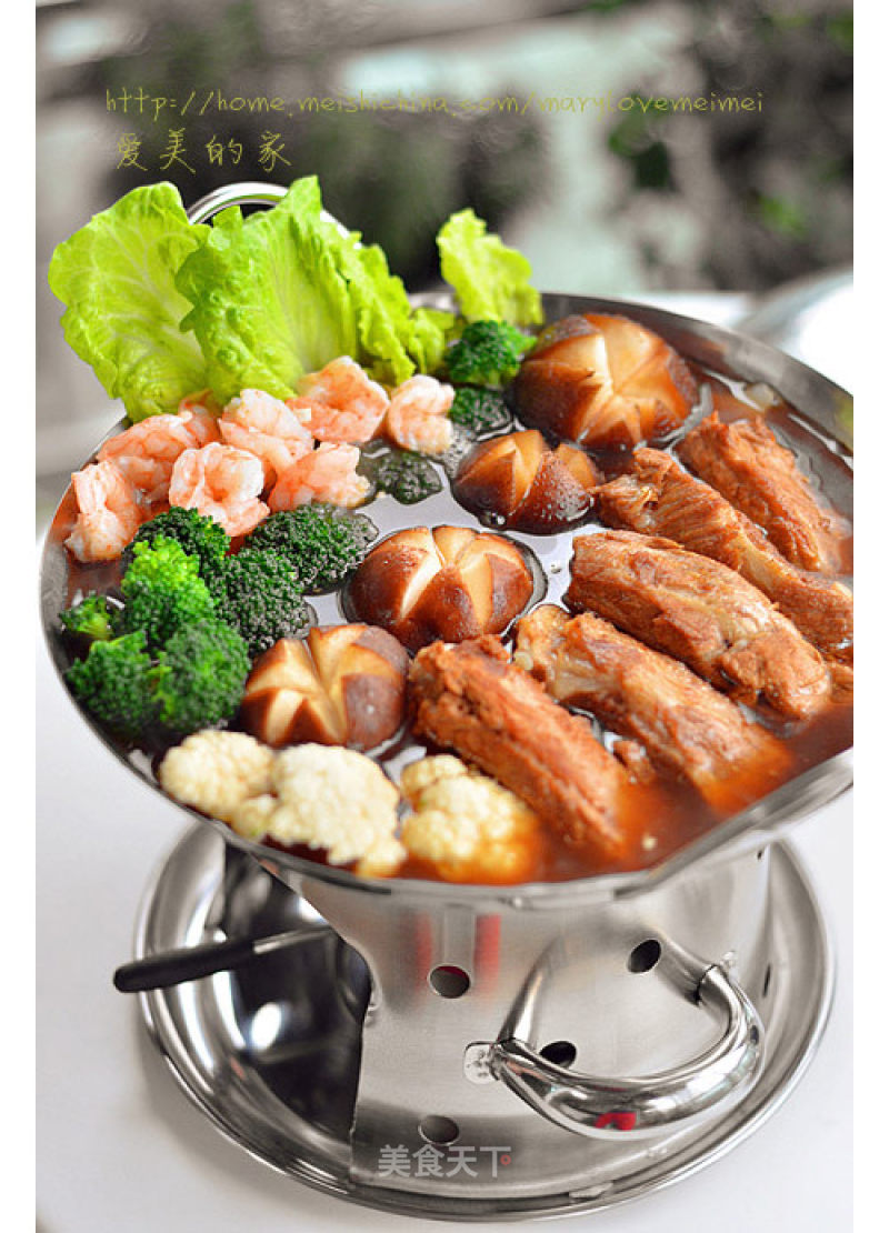 The Hot Pot with Thick and Meaty Soup is More Delicious-----pork Chop Hot Pot recipe