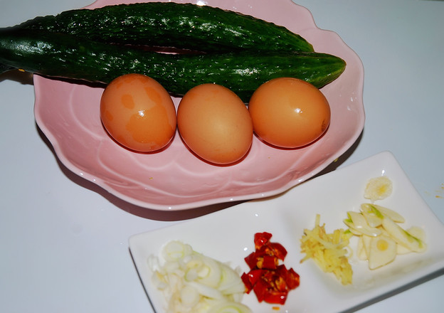 Scrambled Eggs with Cucumber recipe