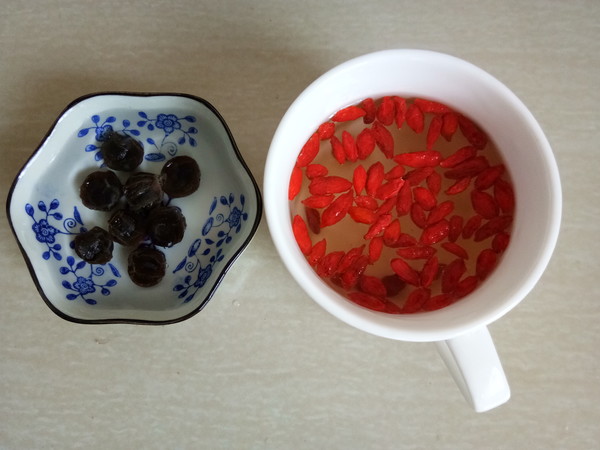 Red Dates, Longan and Wolfberry Soup recipe