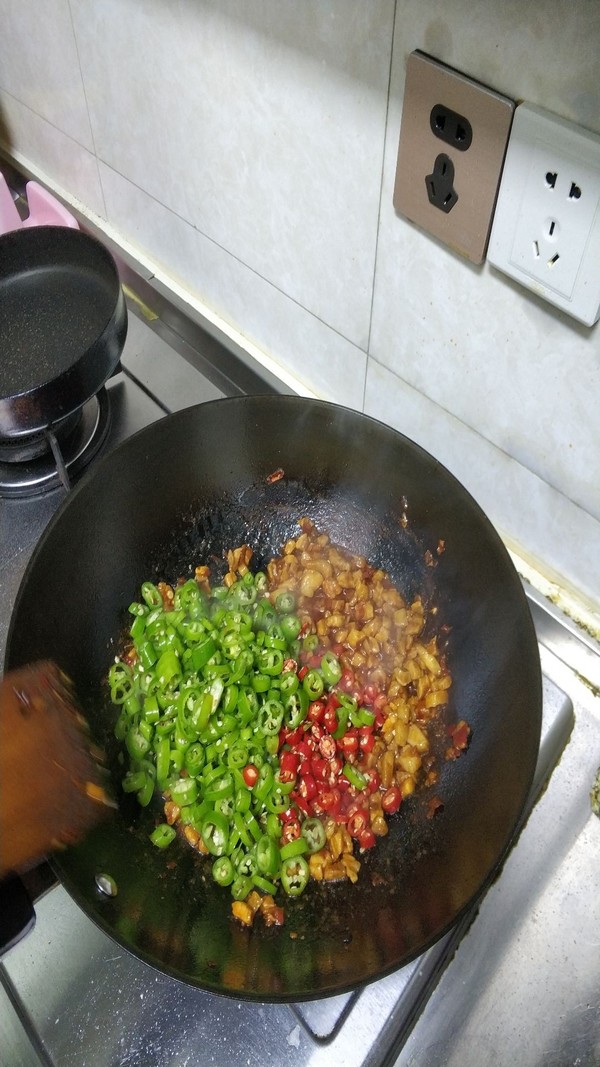 Stir-fried Pork with Sauce and Chili recipe