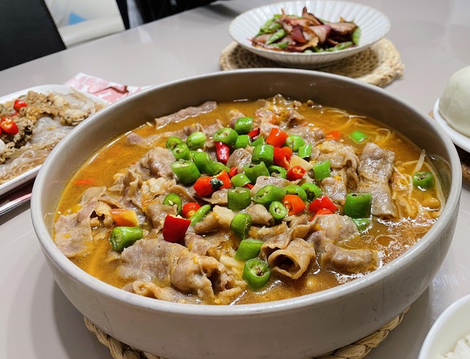 Everyone Loves Sour Soup Beef recipe