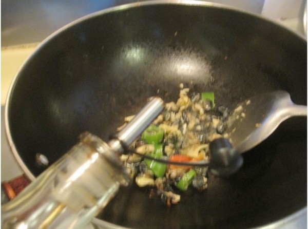 Stir-fried Escargot with Double Pepper recipe