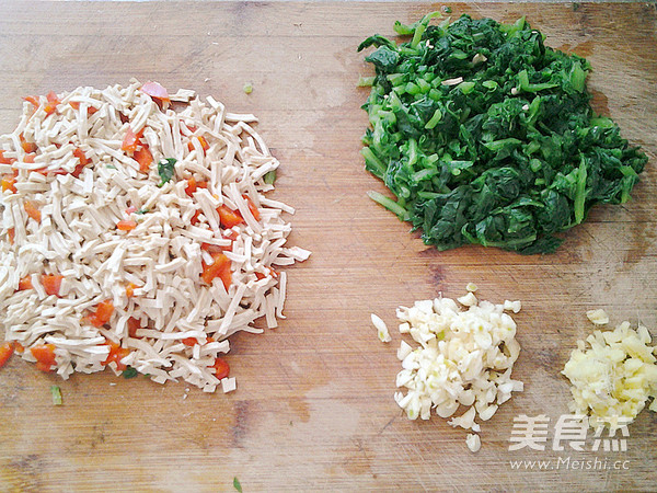 Radish Sprouts Mixed with Cloud Silk recipe