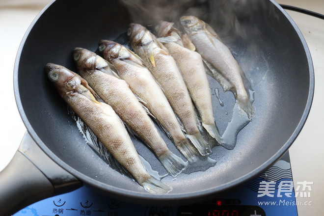 Jiaodong Farmer's Dishes--fish Pot Slices recipe