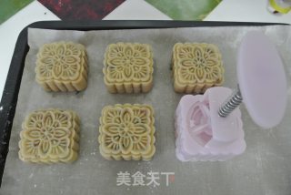 Upgraded Version-cantonese-style Pork Floss and Five-ren Barbecued Pork Mooncake (with Detailed Process Diagram) recipe