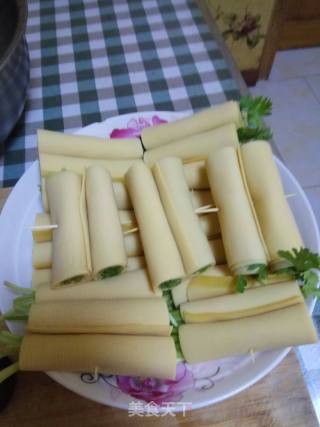 Dried Tofu and Vegetable Rolls with Sauce recipe