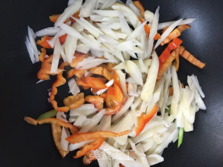 Stir-fried Lotus Root Silk recipe