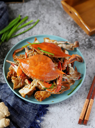 Stir-fried Port Crab with Green Onion and Ginger recipe