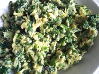 Scrambled Eggs with Celery Leaves recipe