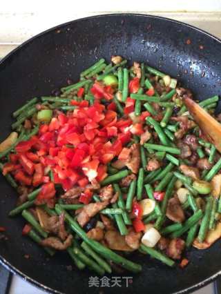 One Person Gets Shredded Pork Noodles with Egg, Beans and Carob recipe