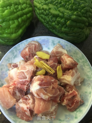 Bitter Melon Braised Pork Ribs recipe