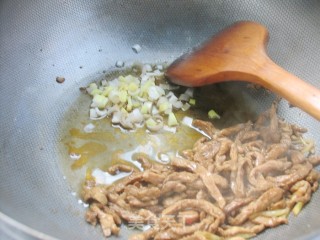 It's More Delicious with Ingredients-sauerkraut Pork Noodles recipe