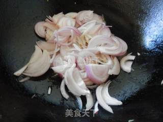 Fried Four Season Plum with Onion recipe