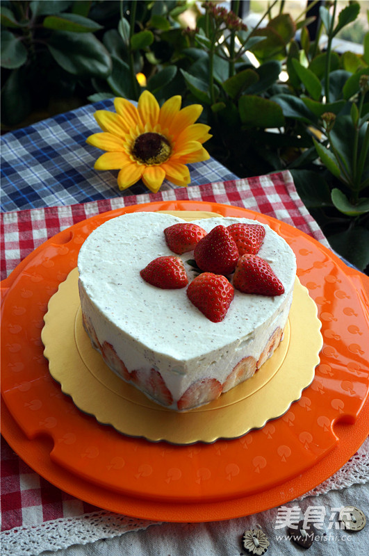 Strawberry Kiwi Mousse Cake recipe