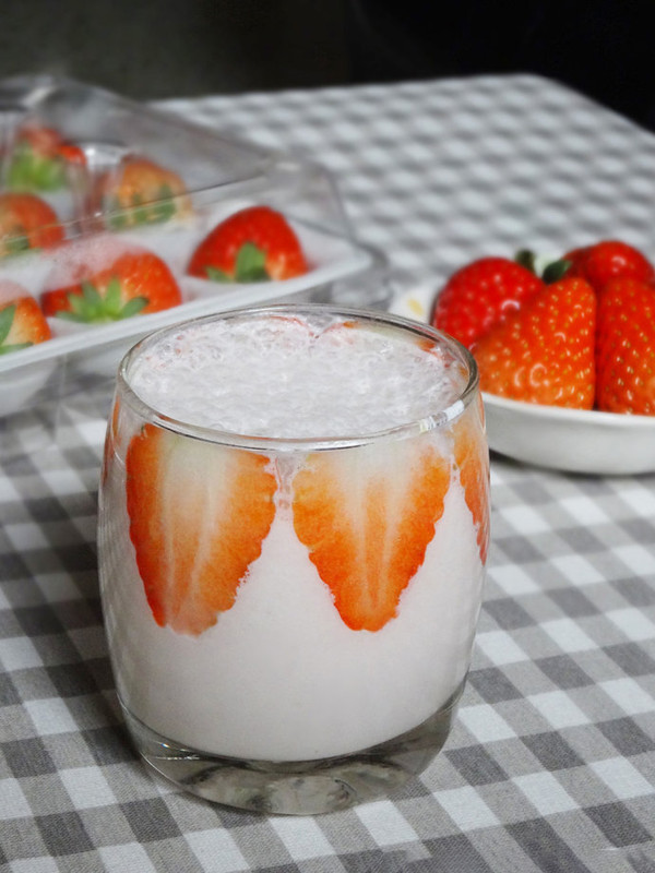 Strawberry Milkshake recipe