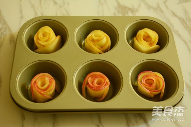 Rose Apple Pie recipe