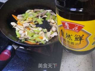 Stir-fried Mushroom with Celery Pork recipe