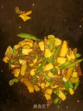 Stir-fried Bean Curd with Shredded Pork with Pepper recipe