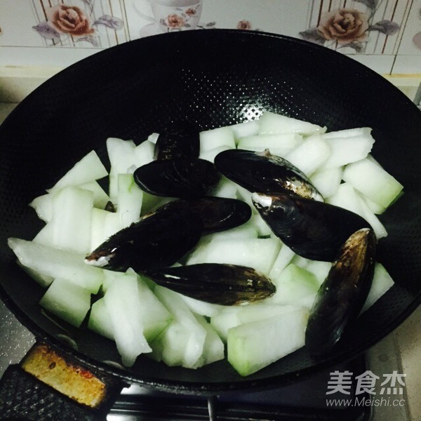 Mussels and Winter Melon Soup recipe