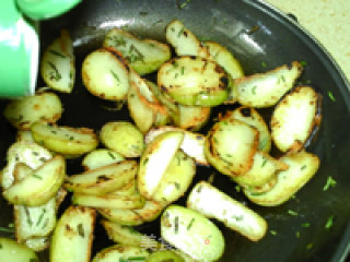 Fried Baby Potatoes with Rosemary recipe