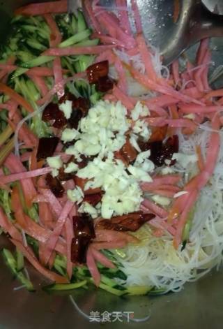 Refreshing Three-wire Cold Salad recipe