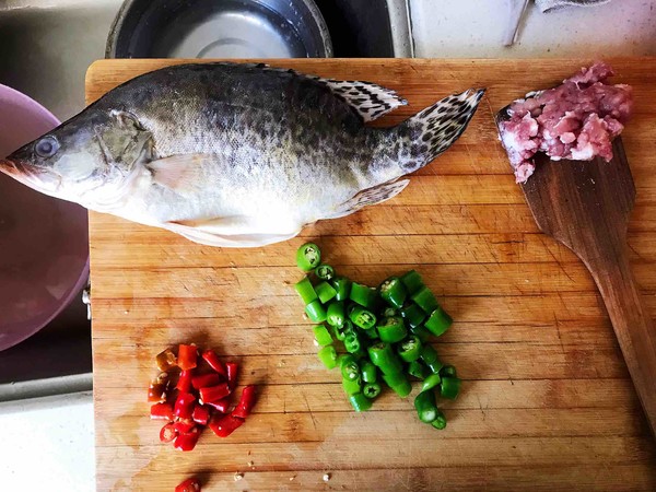 Braised Smelly Mandarin Fish recipe