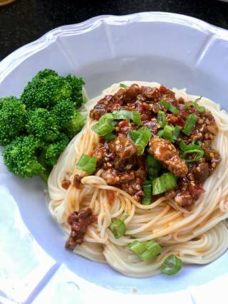 Spicy Beef Sauce Noodles recipe