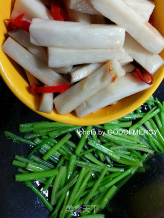 Simple Ingredients to Create A Graceful Little Fox Fairy = Defeat Fatty Chicken Breast Stewed Pleurotus Eryngii recipe