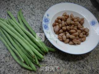 Stir-fried Plum Beans with Peanuts recipe