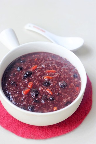 Mulberry and Wolfberry Porridge recipe