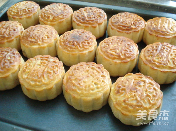 Red Bean Paste Cantonese Mooncake recipe