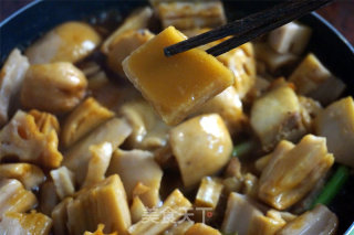 Braised Pork Belly with Lotus Root recipe