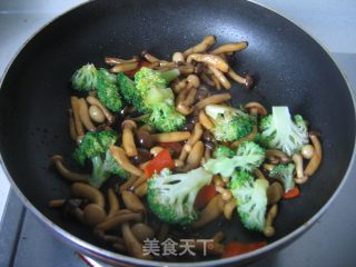 Braised Double Mushroom with Abalone Sauce recipe