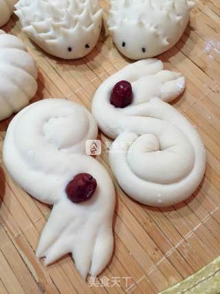 Chinese New Year Fancy Steamed Bun with Bean Paste recipe