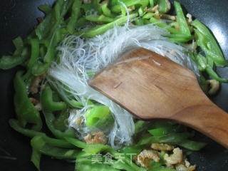 Stir-fried Vermicelli with Kaiyang Green Pepper recipe