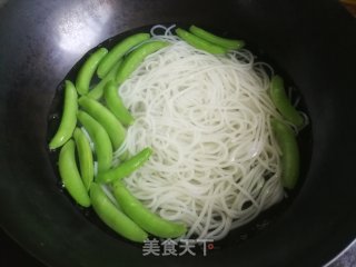 Roasted Snail Noodles with Sweet Beans recipe