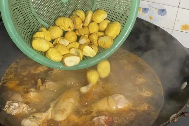 #冬至大如年# Chinese Chestnut Stewed Chicken recipe