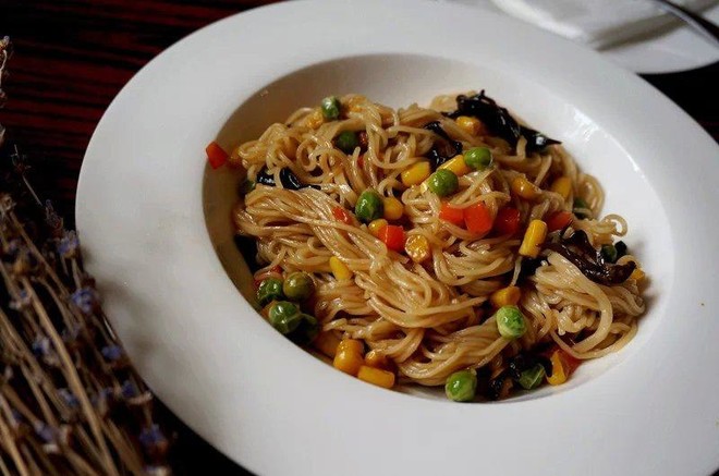 Colorful Vegetable Noodles recipe