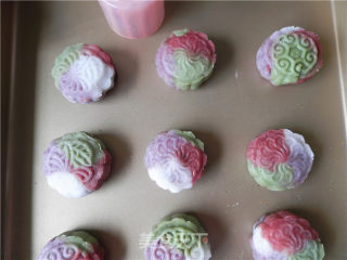 Natural Colored Snowy Moon Cakes recipe