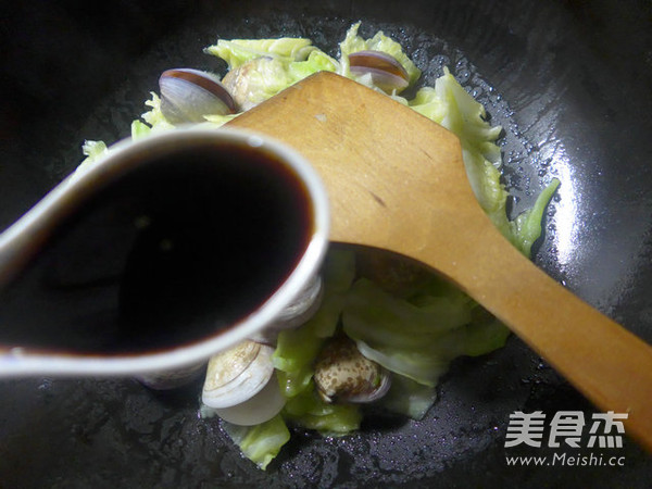 Stir-fried Clams with Cabbage recipe