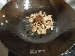 Fried Pork with Chili recipe