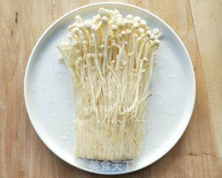 Black Pepper Roasted Beef and Enoki Mushroom Roll recipe