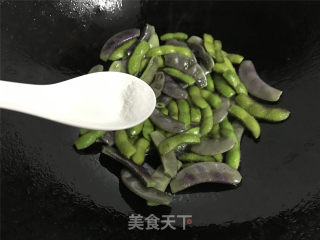 Stir-fried Lamb Eyed Peas with Edamame recipe