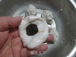 Glutinous Rice Cake with Red Bean Stuffing recipe